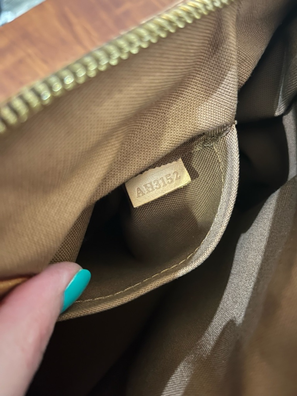 Louis Vuitton Tivoli PM - Picture 7 of 15